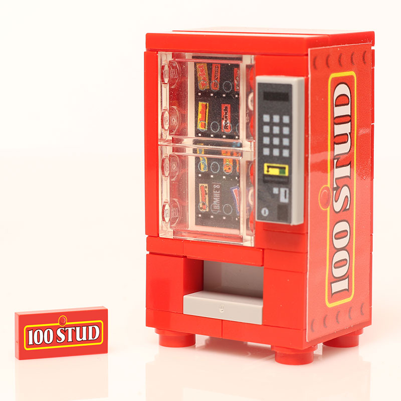 100 Stud B3 Customs® Candy Vending Machine made using LEGO bricks